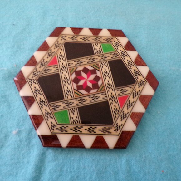 1960’s Vintage Antonio Lopez Morilla Inlaid Marquetry Coasters in Wood Box - Picture 9 of 12